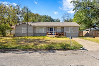 4208 N 22nd St, Waco, TX 76708