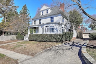 24 Alumni Ave, Providence, RI 02906