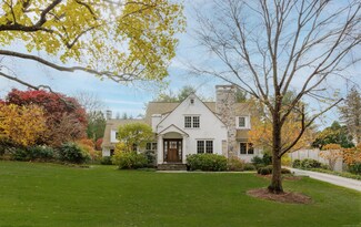 24 Compo Pkwy, Westport, CT 06880