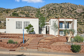 3004 Camino de La Sierra NE, Albuquerque, NM 87111