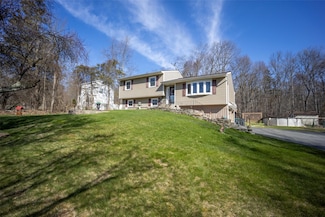 216 Hickory Hill Ln, Newburgh, NY 12550