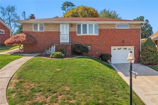 4362 Willow Heath Dr, Pittsburgh, PA 15234