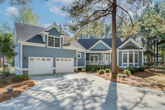 244 Red Fox Run Dr, Wallace, NC 28466