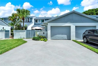 9905 NW 52nd Ln, Doral, FL 33178