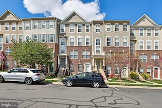 15825 John Diskin Cir Unit 77, Woodbridge, VA 22191