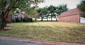 5030 Camelot Dr, Columbia, TN 38401