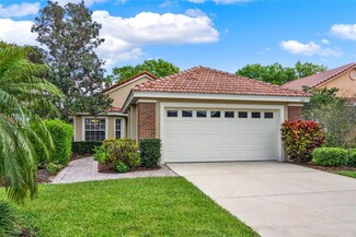 208 Lake Region Blvd S, Winter Haven, FL 33881