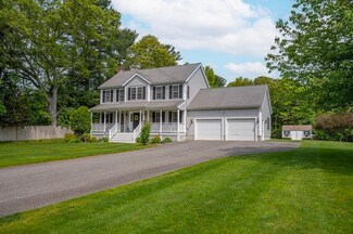 26 Field St, Taunton, MA 02780