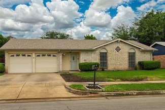 7921 Shannon Ln, North Richland Hills, TX 76180