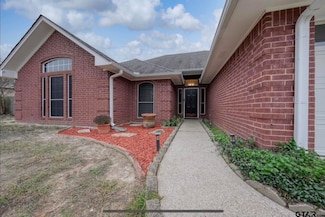 846 Edgewood Cir, Lindale, TX 75771
