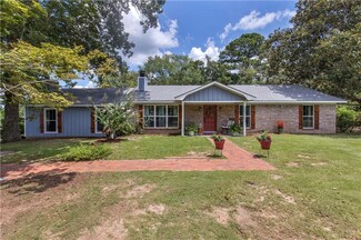 11270 Weaver Rd, Wilmer, AL 36587