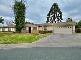 1514 N Westside St, Porterville, CA 93257