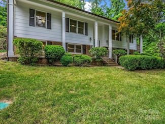 217 Turtle Ln, Hendersonville, NC 28791