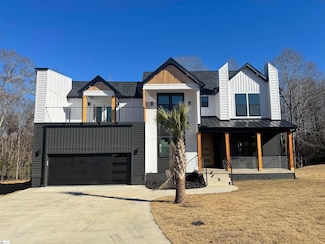 140 Ladson Lake Ln, Simpsonville, SC 29680