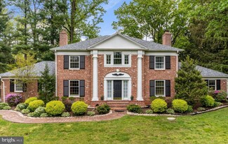 2 Lakewood Dr, Media, PA 19063