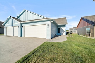 2737 Tim Rogers Ln, Salina, KS 67401