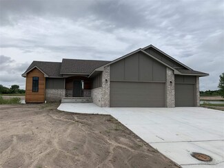 517 S Horseshoe Bend St, Maize, KS 67101