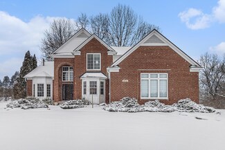 30448 Estate Ct, New Hudson, MI 48165