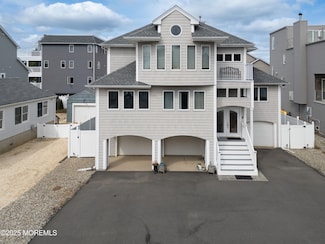 42 Bay Breeze Dr, Toms River, NJ 08753