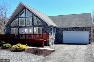 33 E Players Way, Hazleton, PA 18202