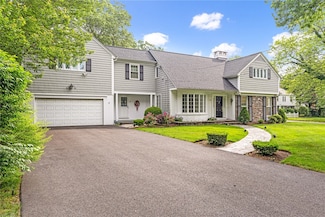 59 King Philip Cir, Warwick, RI 02888