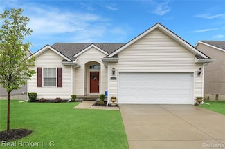 4428 Cross Creek Blvd, Burton, MI 48509