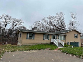 11027 Hillcrest Ln, Savanna, IL 61074