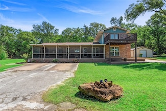 87 Tonkawa Dr, Hilltop Lakes, TX 77871