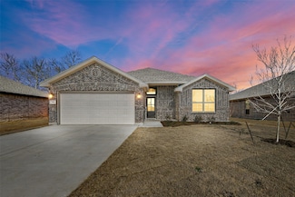 1102 Holly St, Cleburne, TX 76033