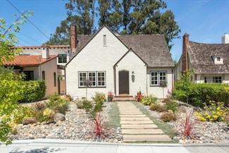 1552 Columbus Ave, Burlingame, CA 94010
