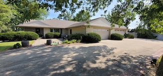 2305 Dixon Ave, Rock Falls, IL 61071