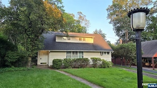 459 Summit St, Ridgewood, NJ 07450