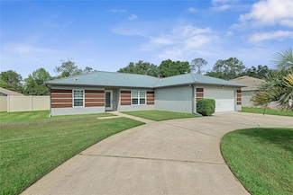 8 White Horse Ln, Palm Coast, FL 32164