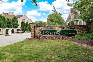 27 Eagle Cir, Bohemia, NY 11716