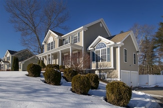 24 Pond Rd, Raymond, NH 03077