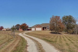 1275 E Farm Road 68, Springfield, MO 65803