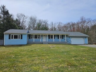 38 Fernwood Dr, Hampden, MA 01036