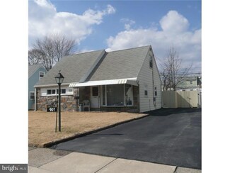907 Hawthorne Ave, Secane, PA 19018