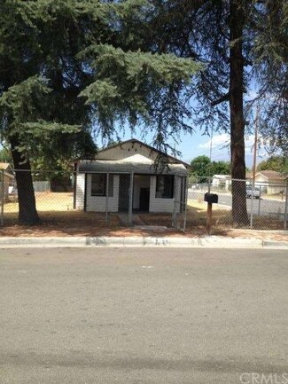 7106 Vine St, Highland, CA 92346