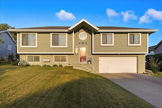 2100 Woodfield Dr, Red Oak, IA 51566