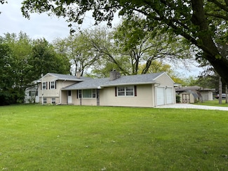814 N Lakeview Ave, Sturgis, MI 49091