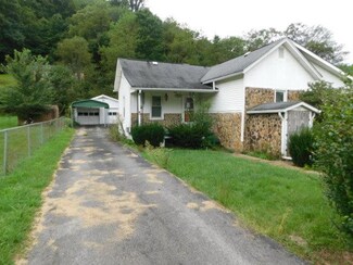 313 Carver Cir, Glen White, WV 25849