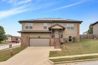 1109 W Eunice St, Ozark, MO 65721
