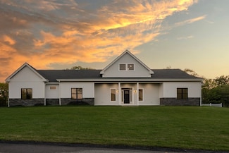 68 Richard Cir, Seekonk, MA 02771