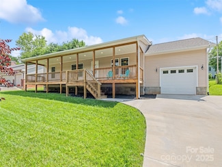101 Meadowbrook Dr, Franklin, NC 28734