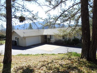 715 Board Shanty Rd, Grants Pass, OR 97527