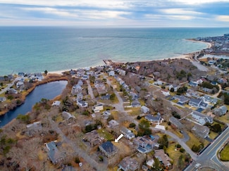 17 Cumner St, Hyannis, MA 02601