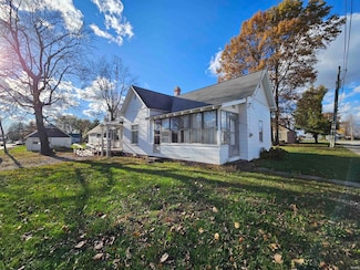 208 Main St, Monroe City, IN 47557