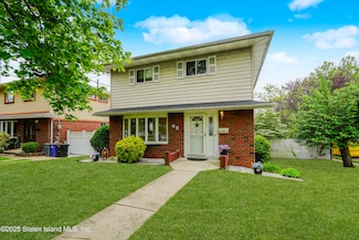 68 Trent St, Staten Island, NY 10308