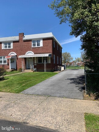 355 Holland St, Crum Lynne, PA 19022
